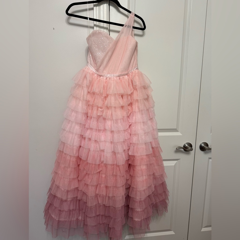 Stunning Girls Christian Soriano Formal Dress pink